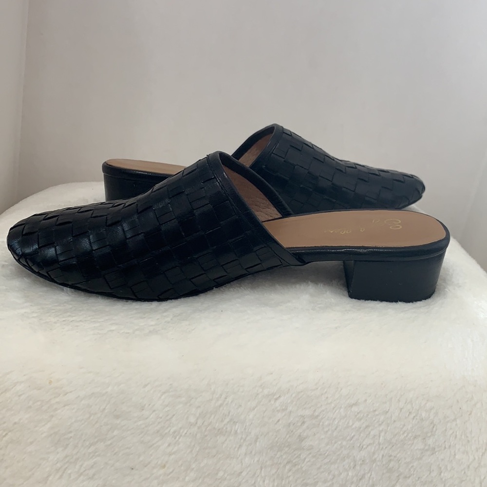 Seychelles black woven mules Size 7.5